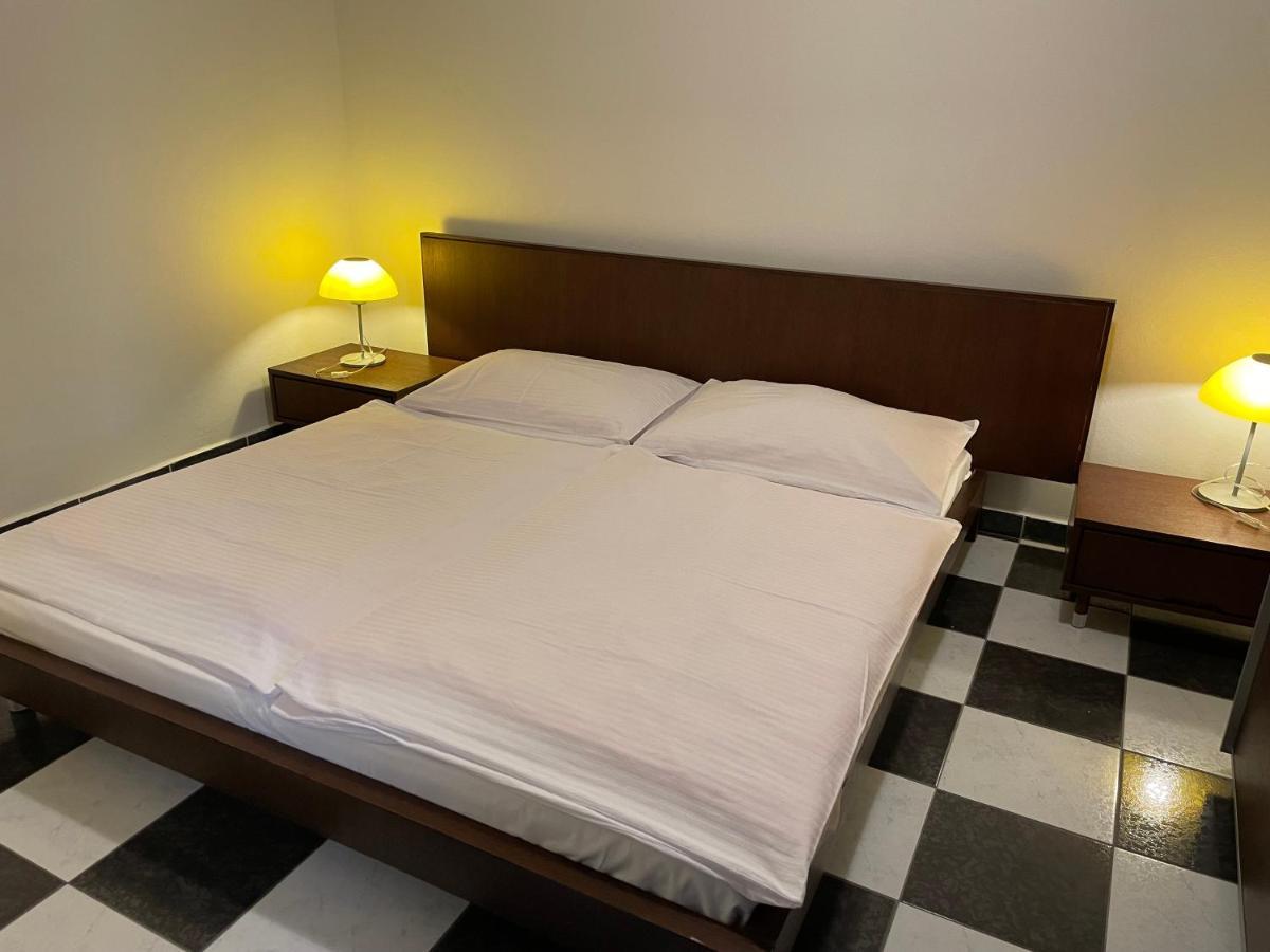 Hotel Majovey Жилина Экстерьер фото
